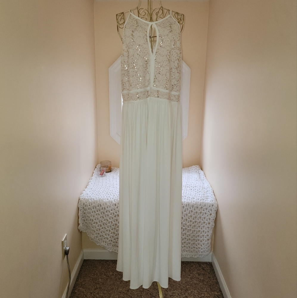 Nightway Halter Neck Ivory and Cream formal wedding prom dress 16W
